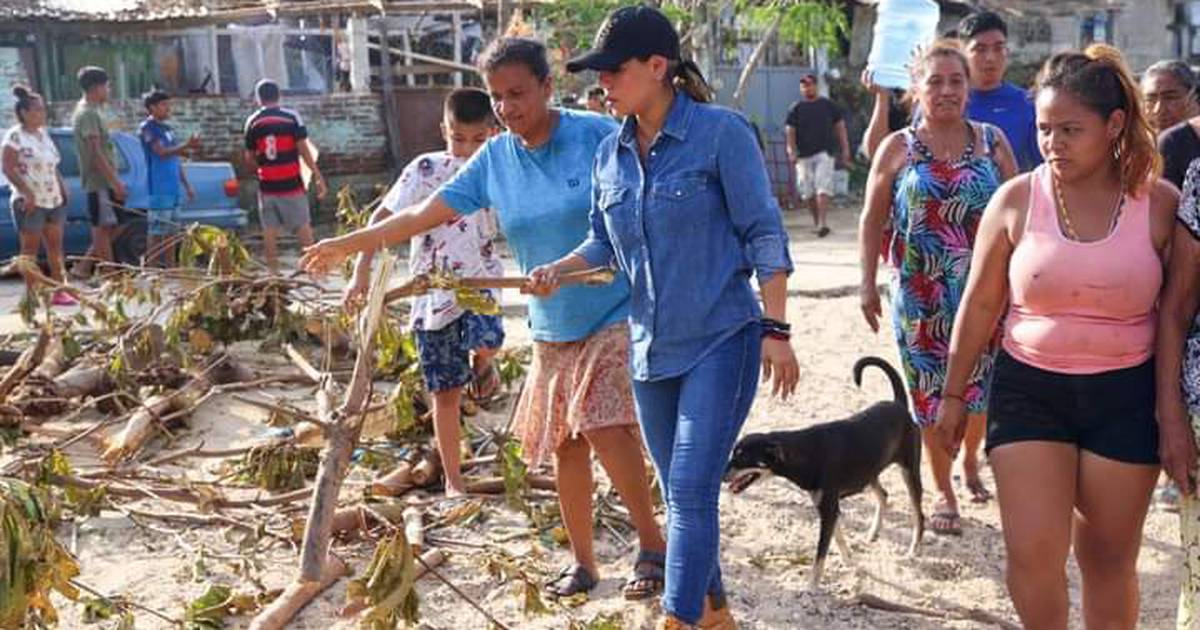 Evelyn Salgado recorre y supervisa entrega de apoyos a damnificados de diversas colonias de Acapulco