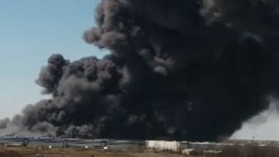 Se incendia Walmart de Indiana; columna de humo es visible desde el espacio