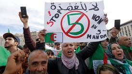 Presidente de Argelia cede ante presiones y anuncia que no se postulará
