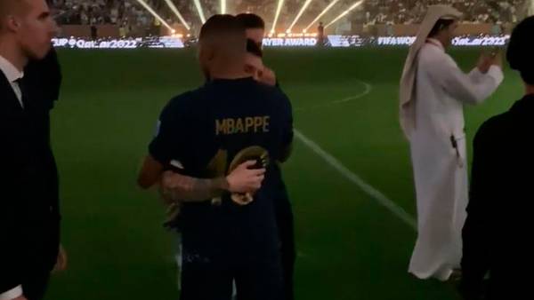 Salió a la luz el efusivo abrazo entre Messi y Mbappé tras Argentina campeón (VIDEO)
