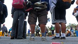 Más de 100 niños van sin familiares en primera caravana migrante