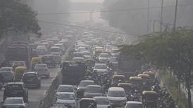 Nueva Delhi va al confinamiento... pero ya no por COVID: Smog ‘asesino’ cubre ciudad