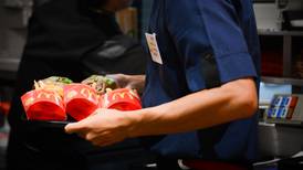 La guía de la reapertura... y de la salvación: Esto pide McDonald’s a trabajadores en su regreso