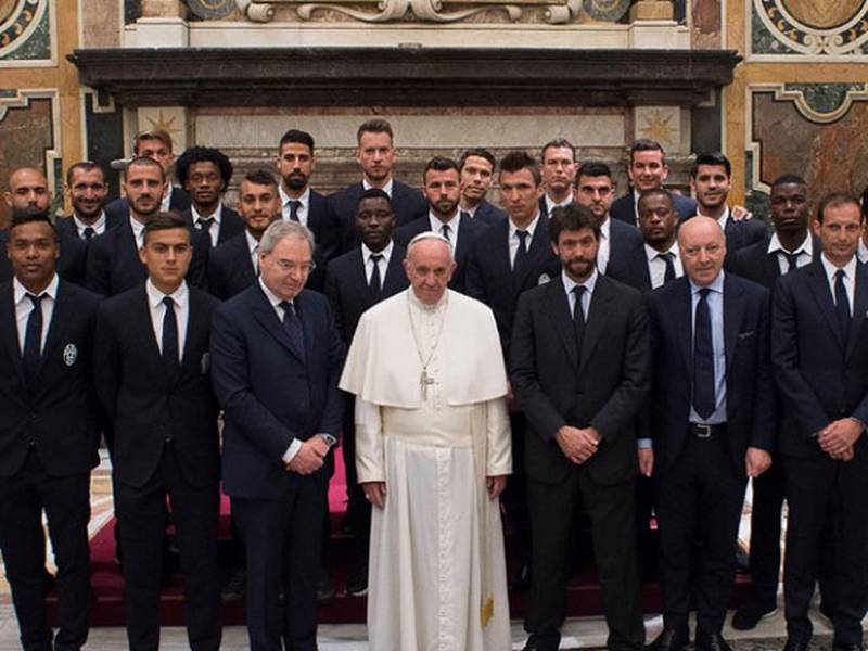 El papa Francisco recibió a referentes de Juventus y AC Milan