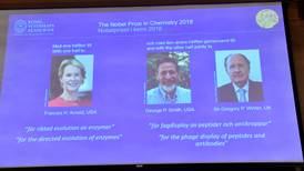 Frances Arnold, George Smith y Gregory Winter ganan Nobel de Química 2018