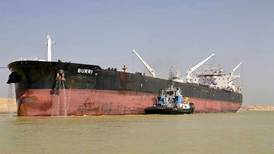 Barcos petroleros se ‘echan la lámina’ en el Canal de Suez; choque paraliza tránsito