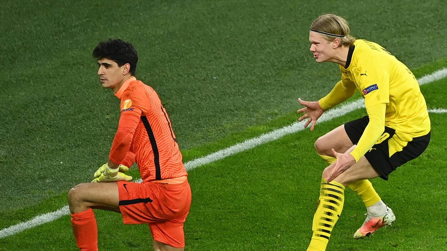 Erling Haaland marcó cuatro de los cinco goles del Borussia Dortmund en laserie de octavos de final de la UEFA Champions League ante el Sevilla. 