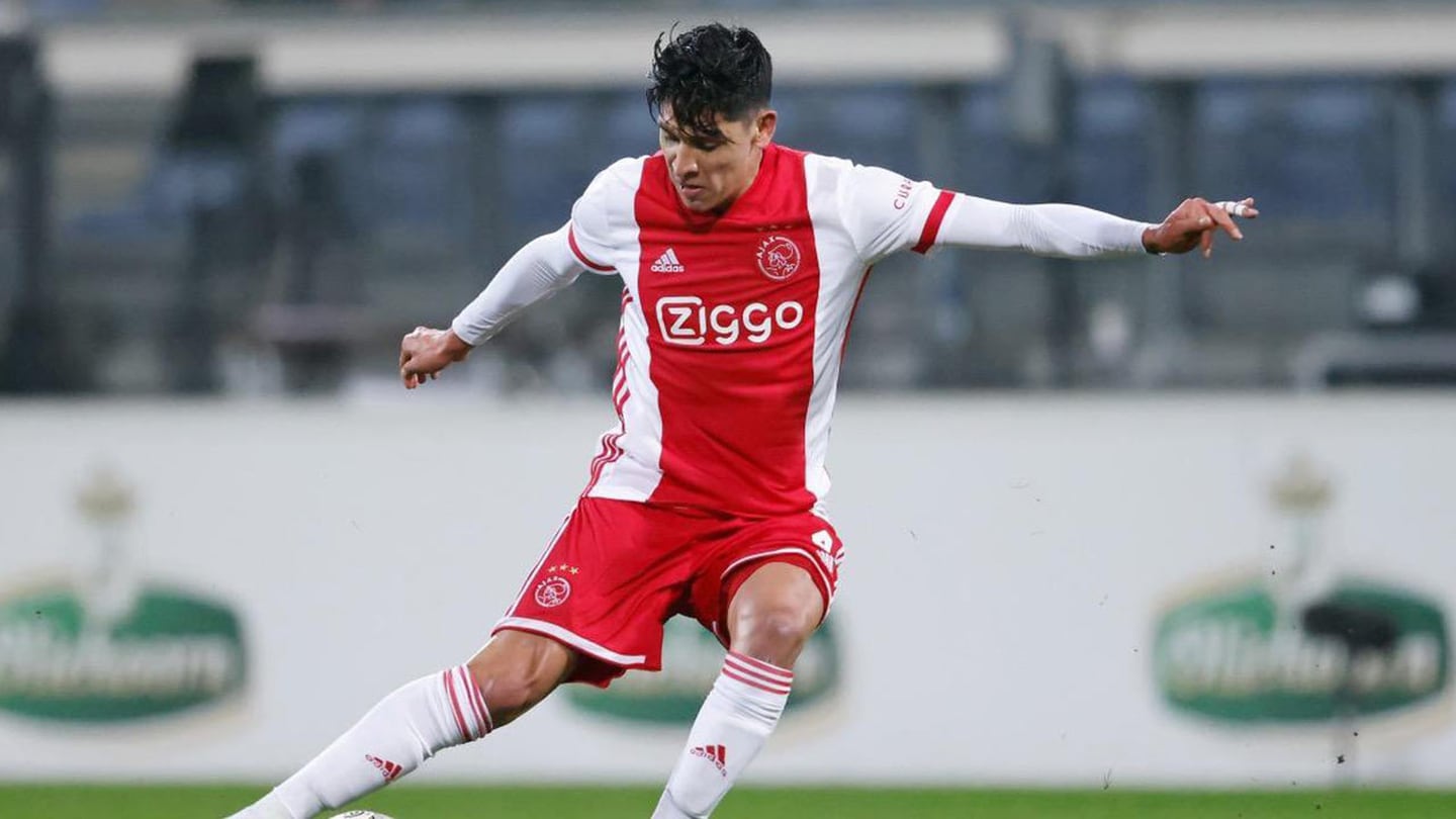 Edson Álvarez fue titular y prvocó un penalti en el triunfo del Ajax sobre el Groningen (TW: @EdsonAlvarez19)
