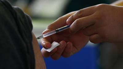 ¡Buenas noticias! Vacuna COVID de Novavax tiene efectividad de 86% contra variante de Reino Unido