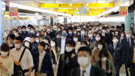Japón pide a empresas dejar a sus empleados trabajar desde casa para contener COVID-19