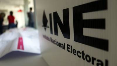 Mexicanos apoyan reforma electoral de AMLO, revela encuesta... ¡Del INE!