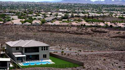 Justo en la ola de calor: Limitan tamaño de las piscinas en Las Vegas por la sequía