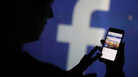 Facebook supera pronósticos en 3T18 pese a escándalos