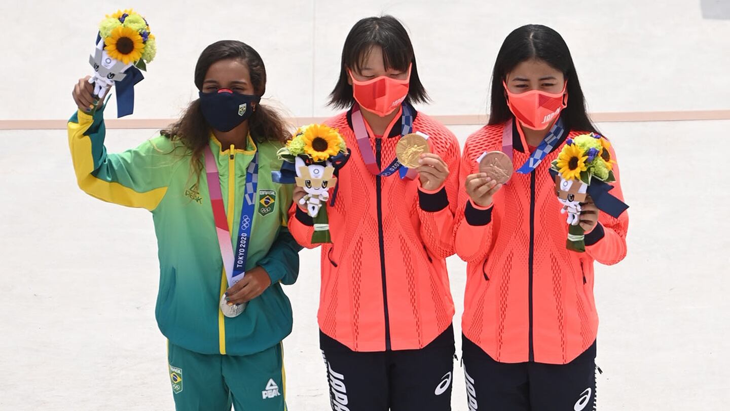 Las tres medallistas suman 42 años (Reuters)
