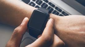 Consumidores demandan a Apple por supuesto peligro con los Watch