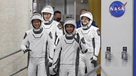NASA envía 4 astronautas al espacio a bordo del cohete Space X