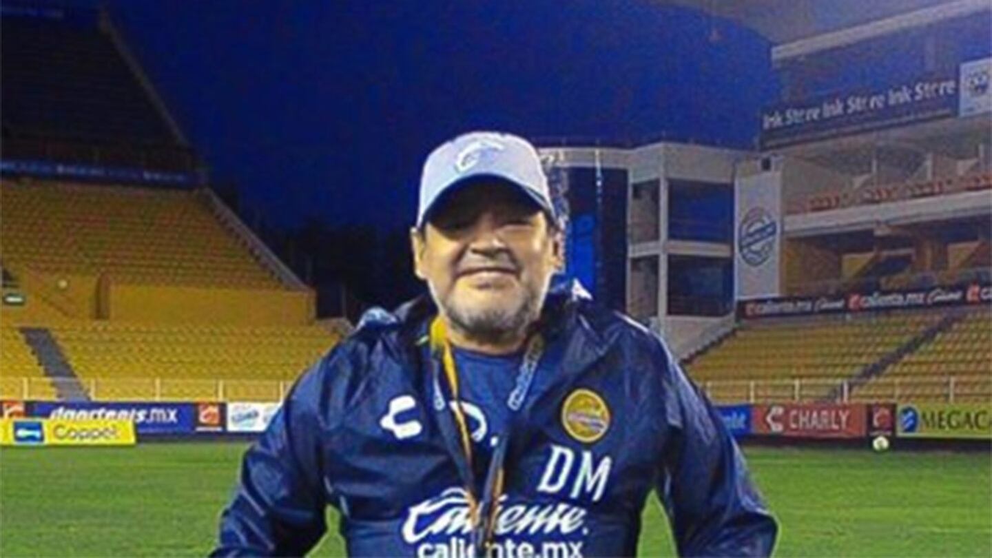Maradona se operará en Argentina y seguirá en Dorados