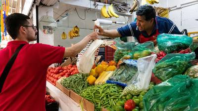 Inflación en México podría cerrar el año en 4.6%, similar a 2023, calcula Banorte