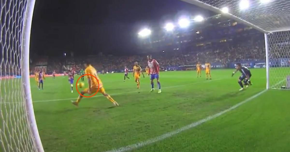 Kontrowersje wokół sędziego meczu Atletico San Luis Tigres!  Diego Reyes wskoczył na boisko i nie strzelił gola ręką?  (Wideo) – Fox Sports
