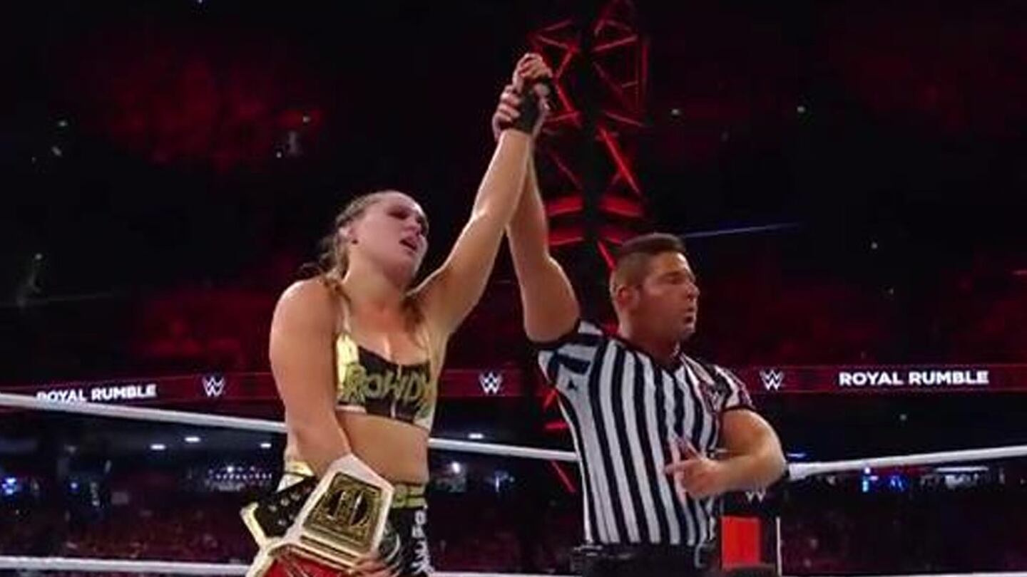 Ronda Rousey derrotó a Sasha Banks en Royal Rumble