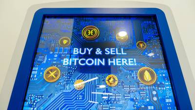 China ‘pone freno’ a industria del bitcoin: prohíbe transacciones de criptomonedas