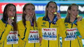 Australia bate récord mundial en relevo 4x200 libres femenino
