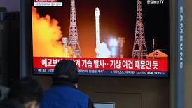 Corea del Norte lanza satélite espía y aumenta tensiones con el Sur
