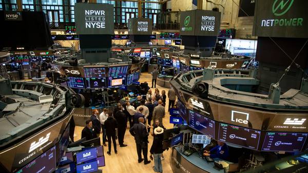 Wall Street ‘se relaja’ pese a comentarios de la Fed: Nasdaq gana 0.75%