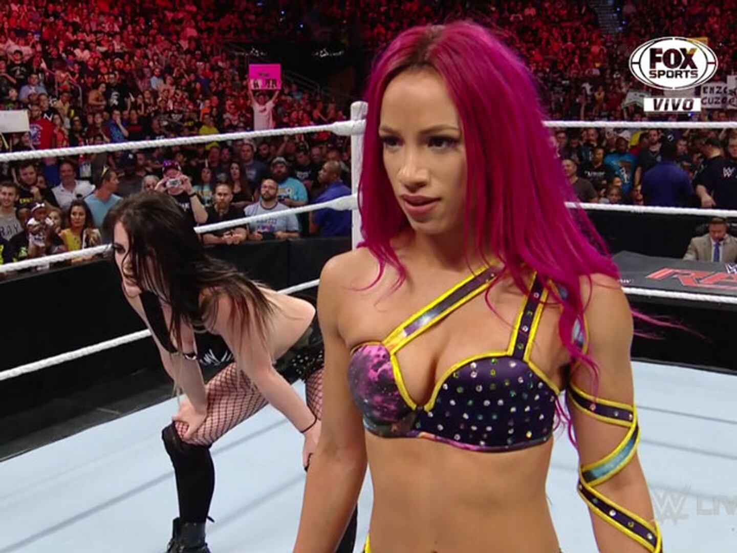 Sasha Banks y Paige hicieron ver mal a Charlotte
