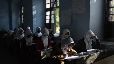 ¡No cumplieron! Gobierno talibán de Afganistán suspende escuelas secundarias para niñas