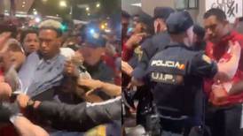 Bronca entre la policía de Madrid y la selección de Perú; ¡todo por un ex de Cruz Azul! | VIDEO
