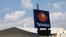 Slim pide al IFT que Televisa venda su participación en Sky