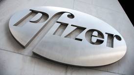 Pfizer incumple pronósticos de ingresos por ventas menores de fármacos