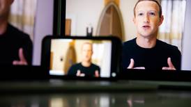 Demandan a Mark Zuckerberg por permitir a Cambridge Analytica vulnerar datos de usuarios