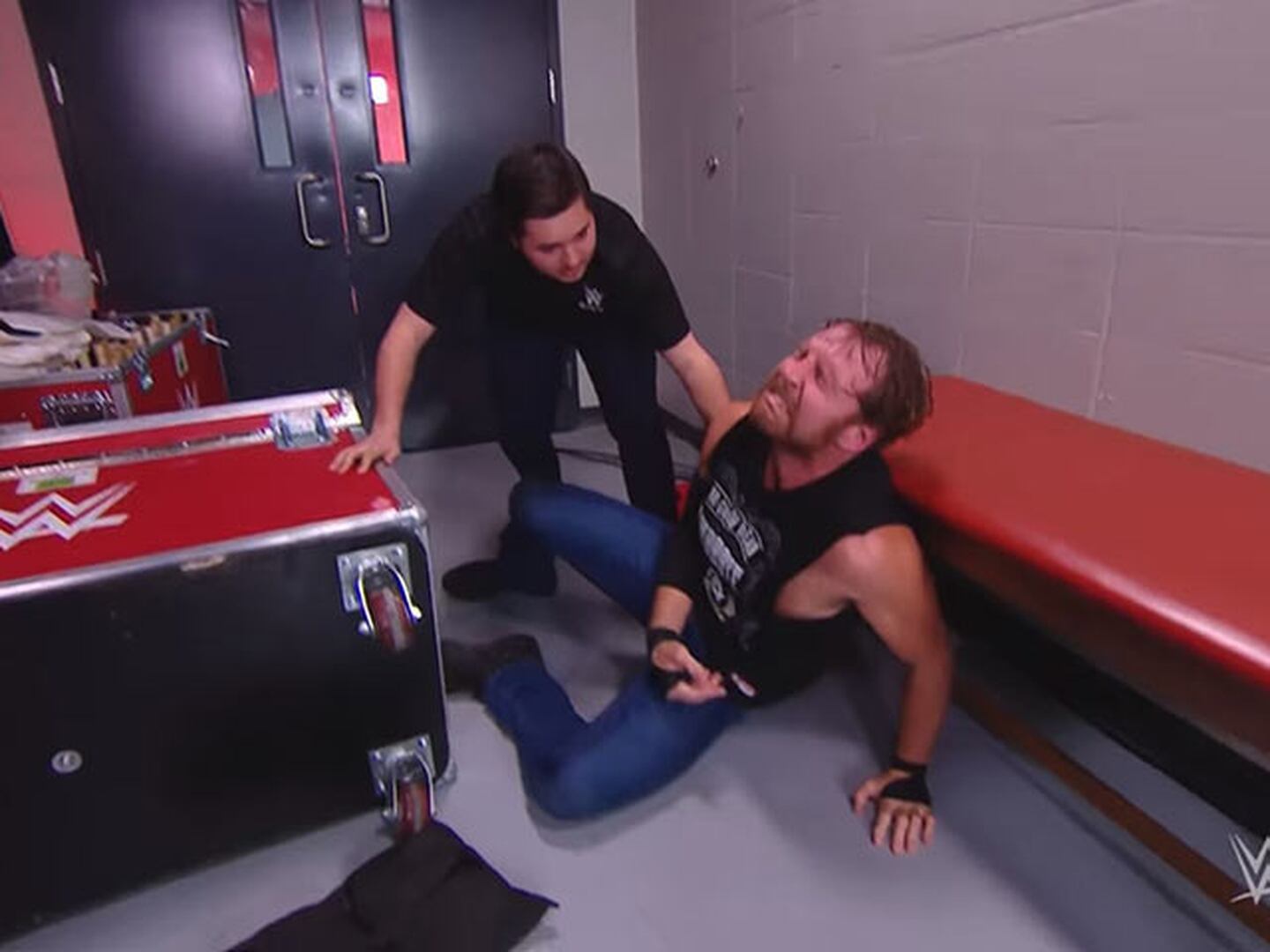 Dean Ambrose ya fue operado, pero se perderá Wrestlemania