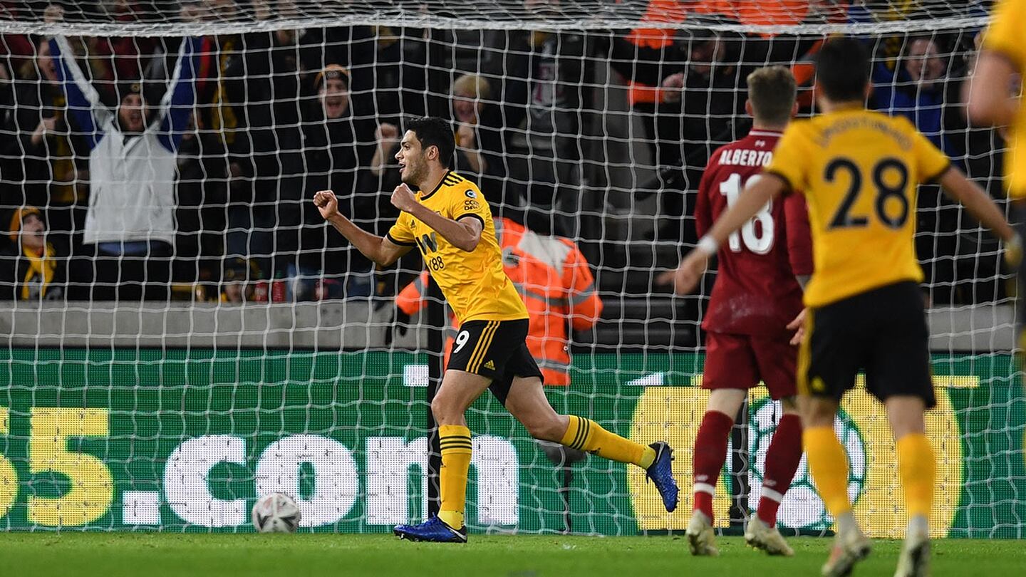 ¡Campanada en la FA Cup! Raúl Jiménez anotó en la victoria del Wolverhampton sobre Liverpool (VIDEO)
