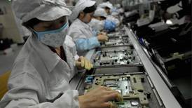 COVID ‘pega’ a iPhone: Detienen producción en Shanghái por confinamientos