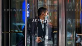 La economía repuntó, pero JP Morgan aún no canta victoria 