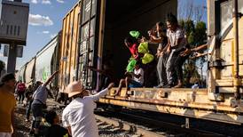 Ferromex reanuda circulación... pero mayoría de trenes siguen detenidos