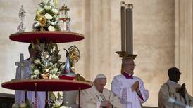 Llegan refuerzos celestiales: El Papa Francisco canoniza a 10 nuevos santos