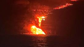 La Palma, el ‘temido’ día llegó: la lava llega al mar