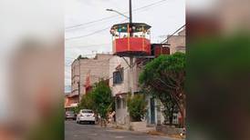 ‘México mágico’: encuentran mini salón de fiestas en un poste de luz en Neza