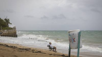 Huracán ‘Fiona’ golpeará a Puerto Rico; la isla se prepara para lluvias históricas