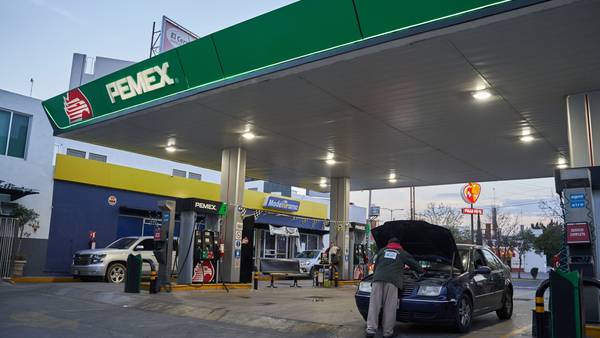 Pemex prevé que ventas de gasolina continúen este año por debajo de niveles previos a pandemia