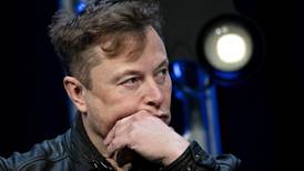 ¿Otra broma de Elon Musk? 'X Æ A-12', el nombre del bebé del fundador de Tesla y la cantante Grimes