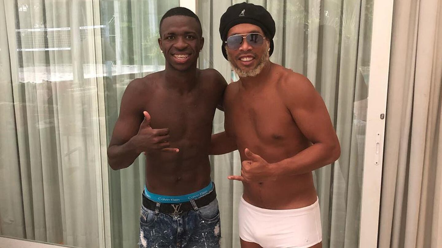 ¡Ronaldinho le dio el visto bueno a Vinícius! Esto dijo el ex del Barça sobre la perla merengue
