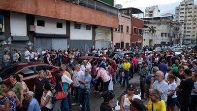 Elecciones primarias en Venezuela 2023:  Ciudadanos salen a votar para ‘tirar’ a Maduro 