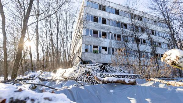 Rusia tiene como rehenes a trabajadores de planta en Chernóbil, acusa EU