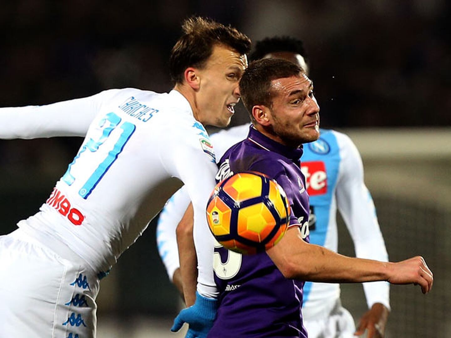 Fiorentina y Napoli igualaron en un partidazo