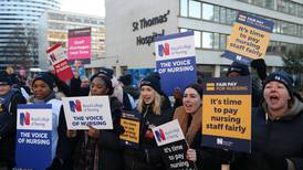 Enfermeras protestan en Reino Unido; piden salarios dignos